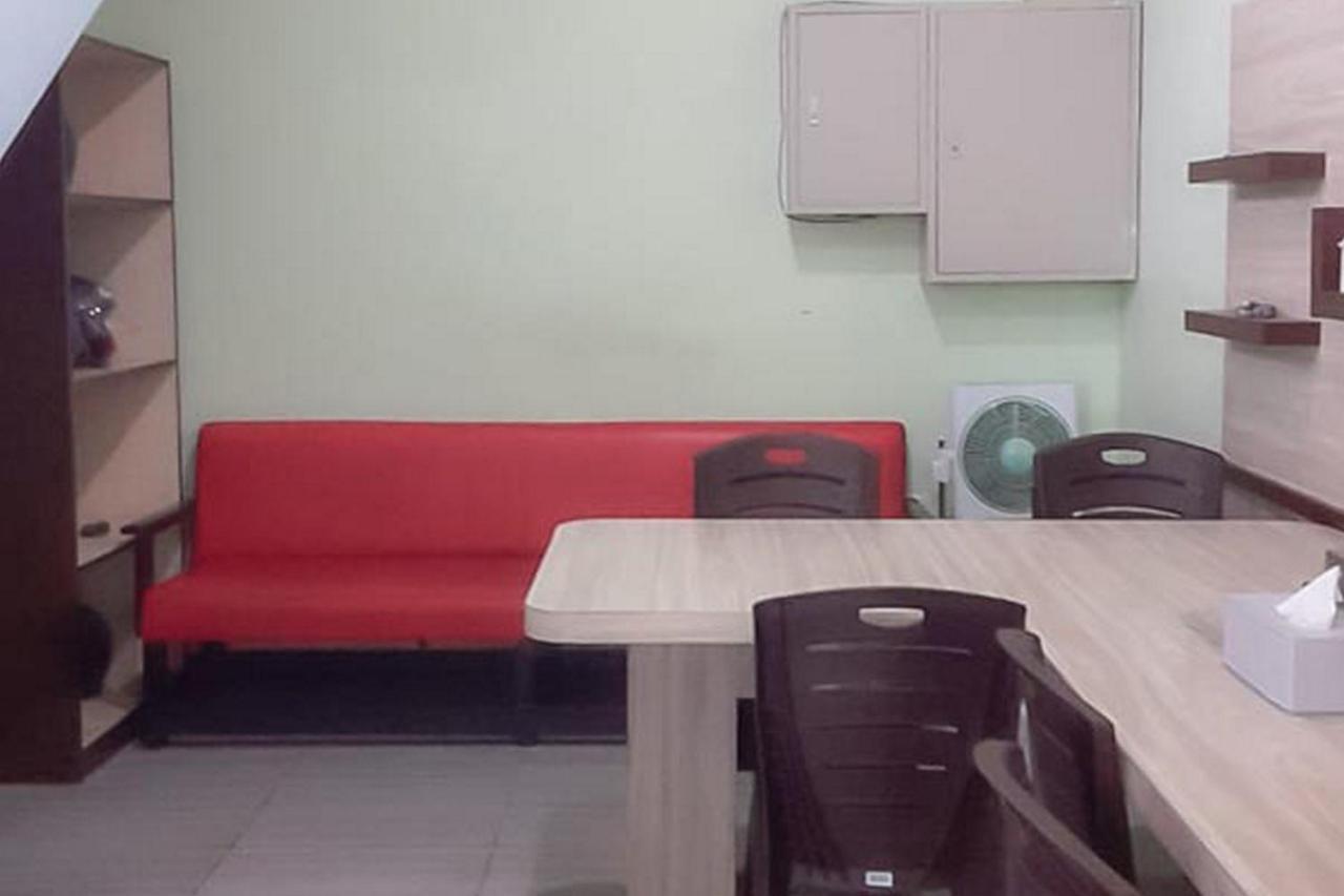 Guest House Anak Raja Pangkalan Bun Syariah Mitra Reddoorz Exterior photo